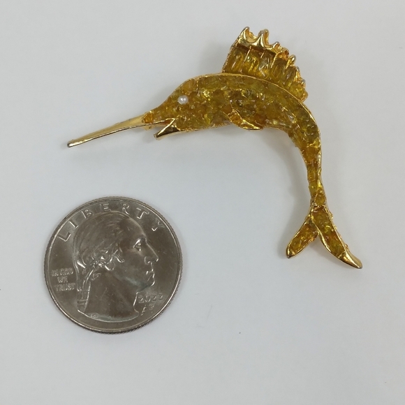 Vintage Gold Tone Swordfish Sail Fish Pin Brooch Yellow Stone - Picture 2 of 7